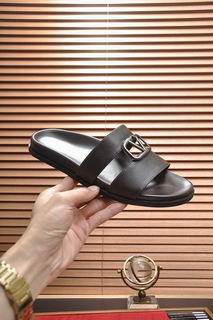 2025 Valentino men's slippers 0818